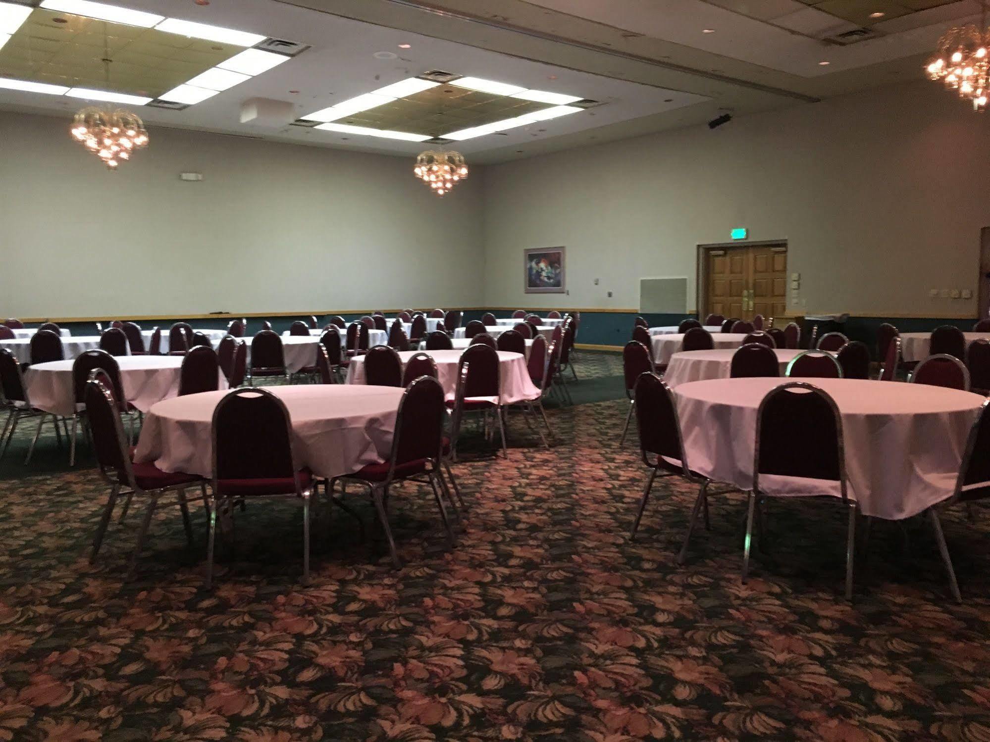 קרופורדסוויל Rodeway Inn Conference Center מראה חיצוני תמונה