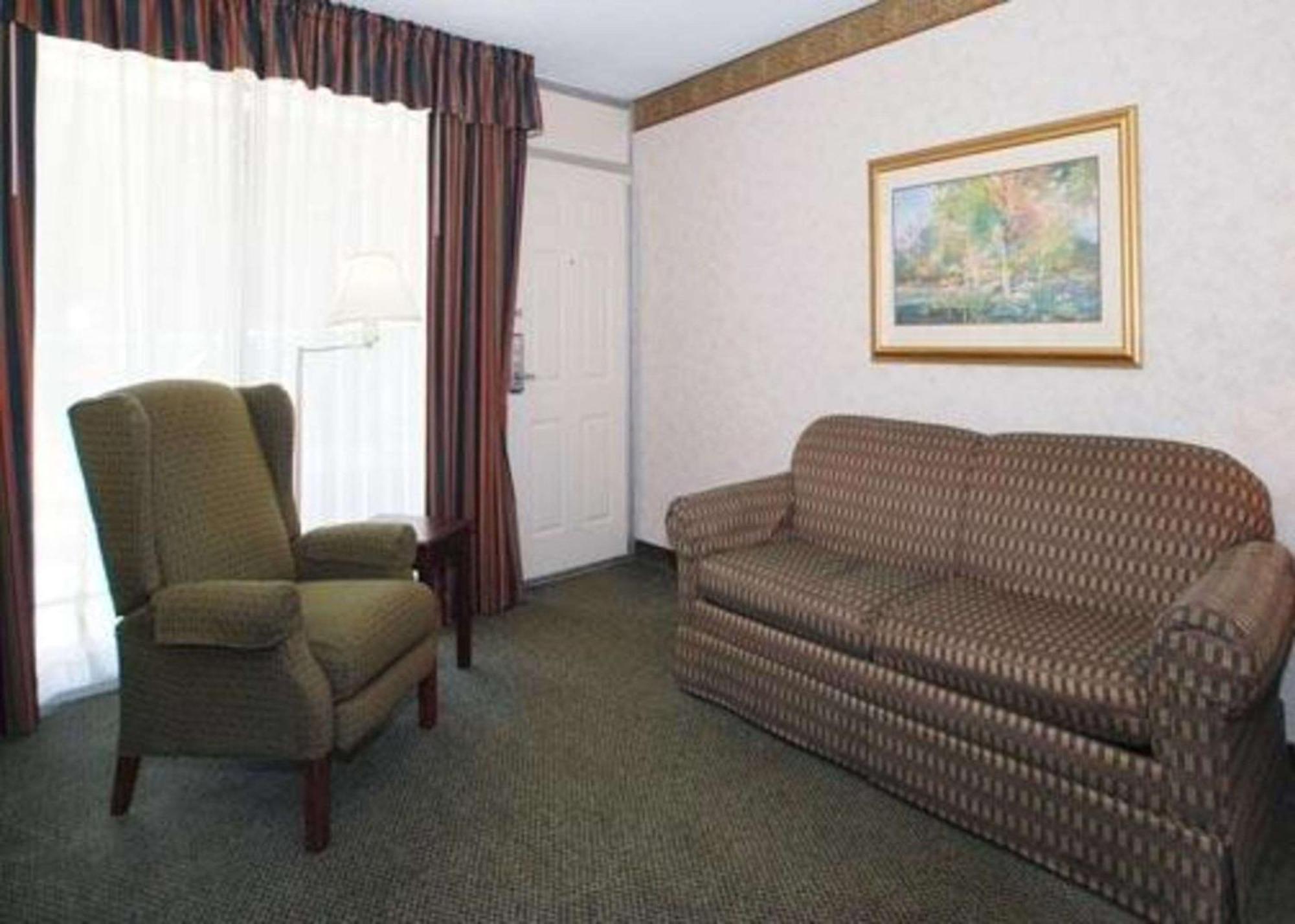 קרופורדסוויל Rodeway Inn Conference Center מראה חיצוני תמונה